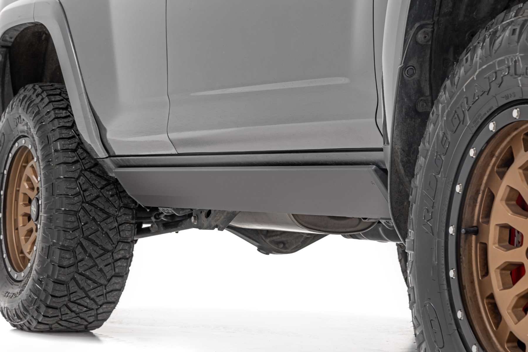 ROUGH COUNTRY POWER RUNNING BOARDS - TOYOTA 4RUNNER 5TH GENERATION